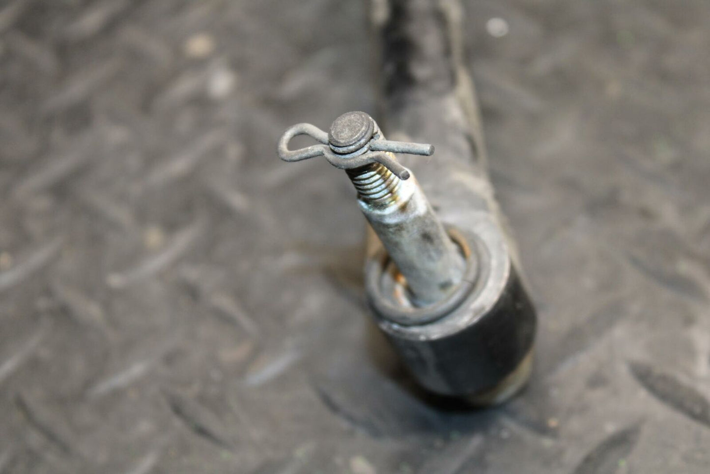 93 KAWASAKI NINJA ZX750L REAR BACK BRAKE TORQUE ROD SHAFT BAR BB195