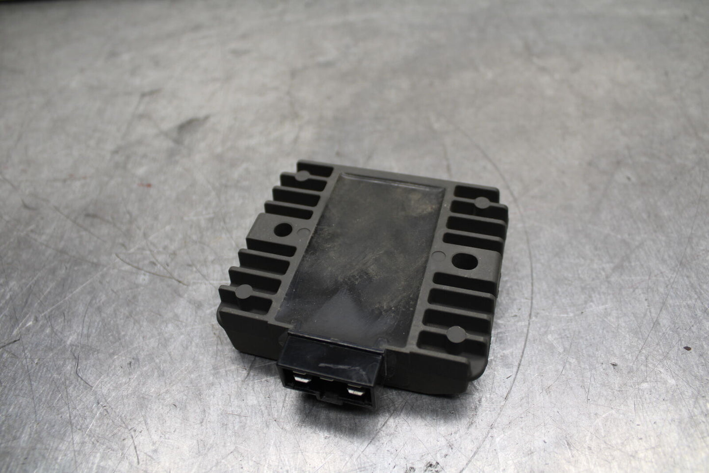 19-24 YAMAHA R3 RECTIFIER VOLTAGE REGULATOR BB736