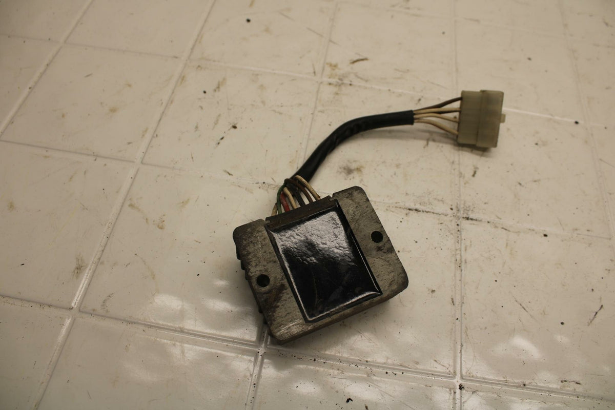 80-83 YAMAHA MAXIM 650 XJ650 RECTIFIER VOLTAGE REGULATOR BB403