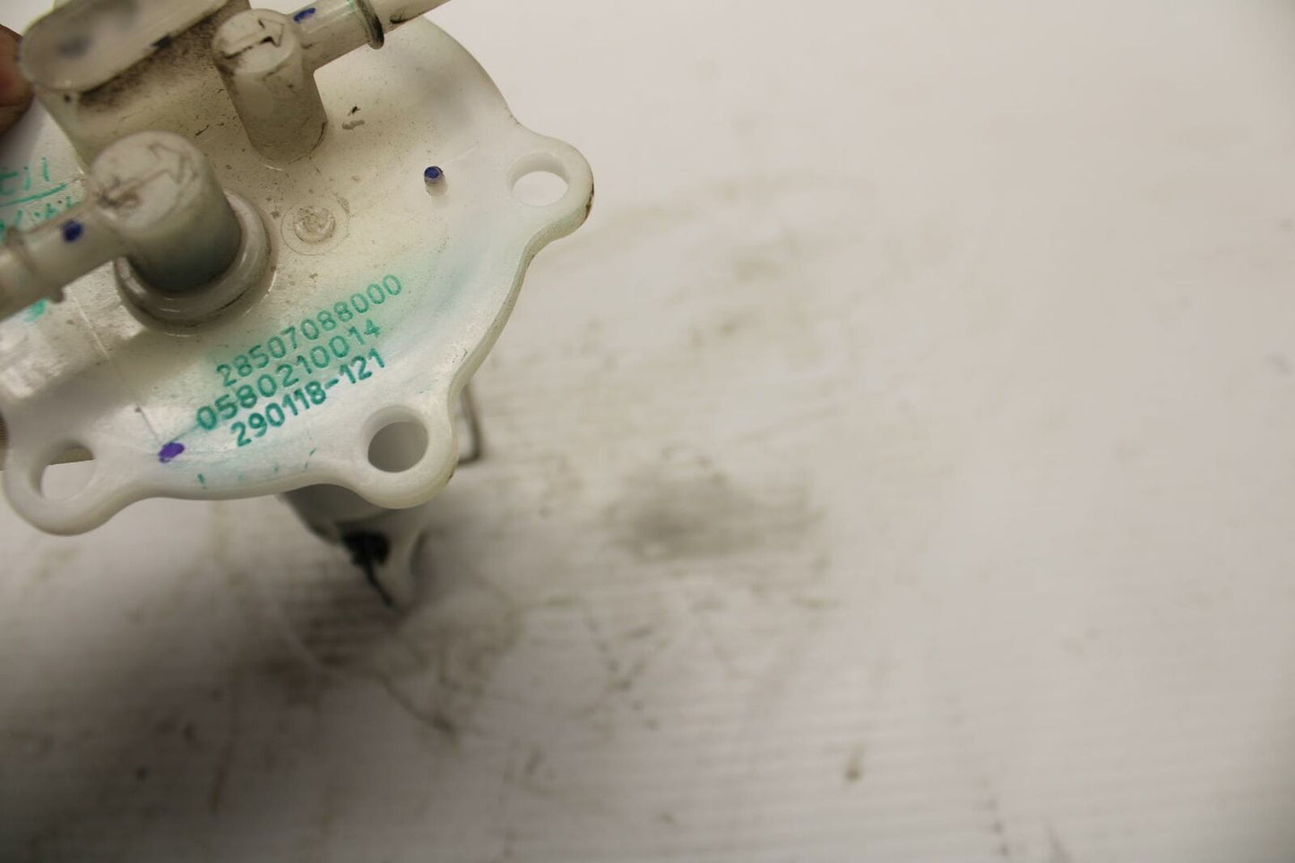 18-20 HUSQVARNA VITPILEN 401 FUEL PUMP GAS PETROL SENDER UNIT BB248