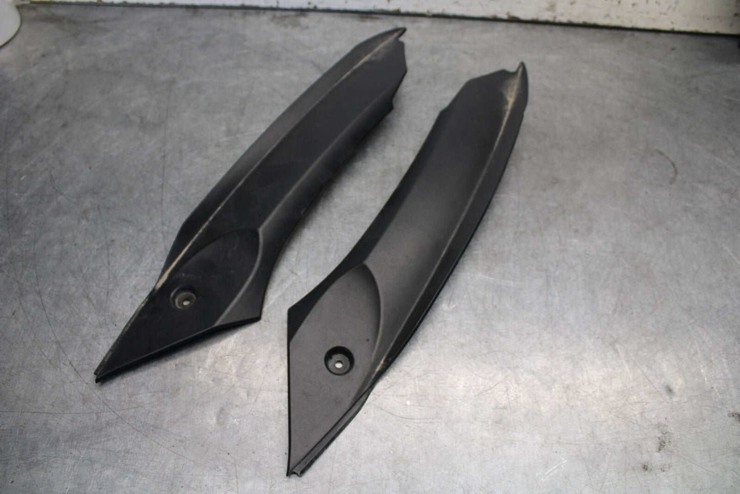 07-08 TRIUMPH DAYTONA 675 RIGHT LEFT INNER FAIRINGS COWLS PANELS TRIMS BB685