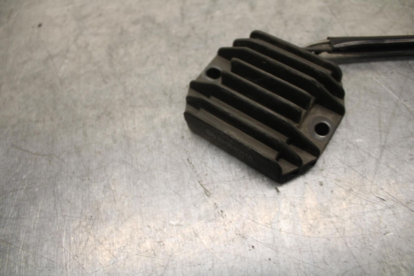 04-09 SUZUKI GS 500 FH GS500F RECTIFIER VOLTAGE REGULATOR BB97