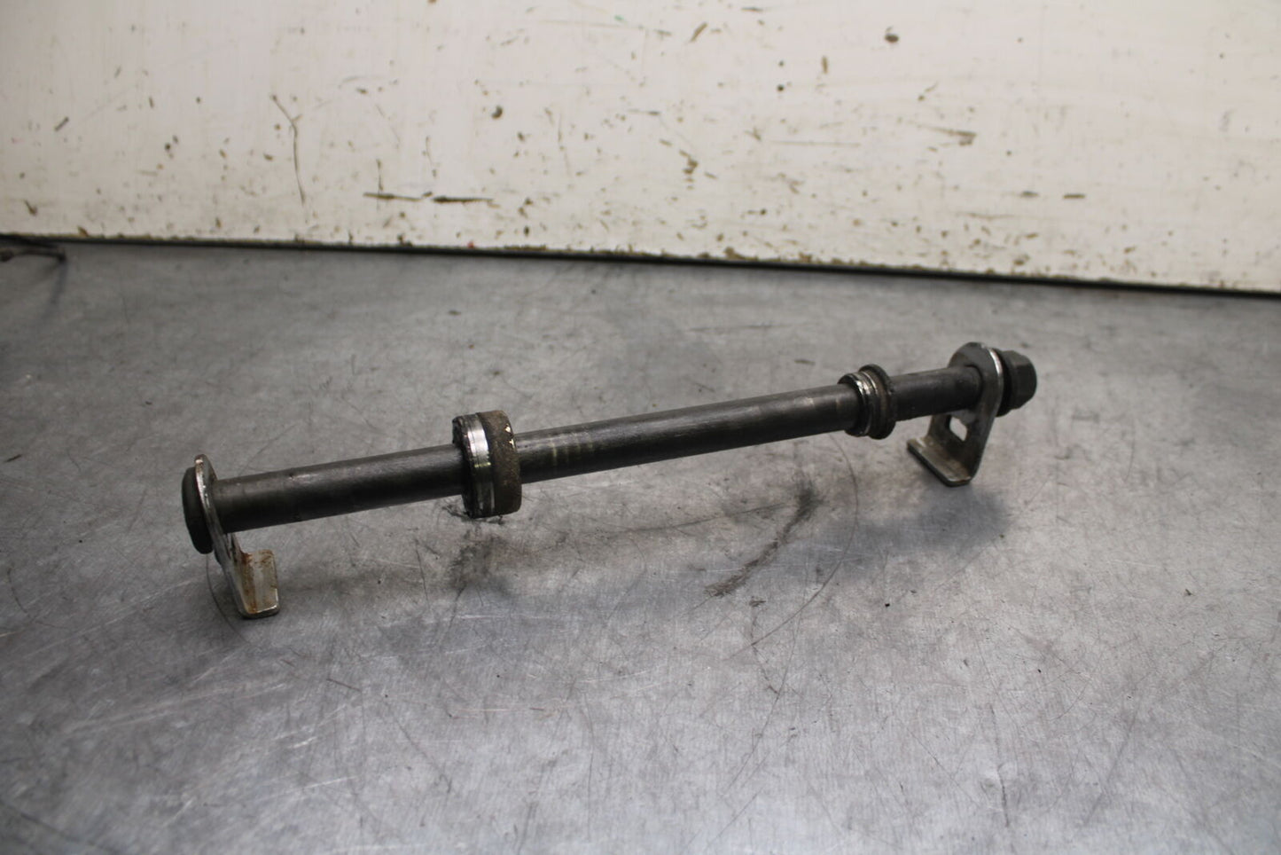 96-07 YAMAHA YZF600R REAR AXLE BACK WHEEL RIM PIVOT BOLT AXEL BB746