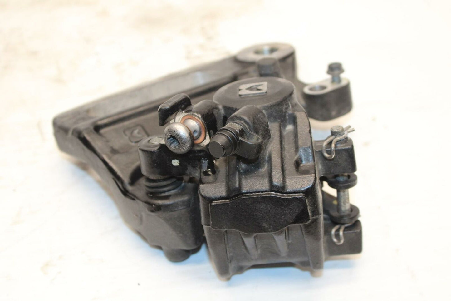 18-20 HUSQVARNA VITPILEN 401 REAR BACK BRAKE CALIPER W MOUNT BRACKET BB248