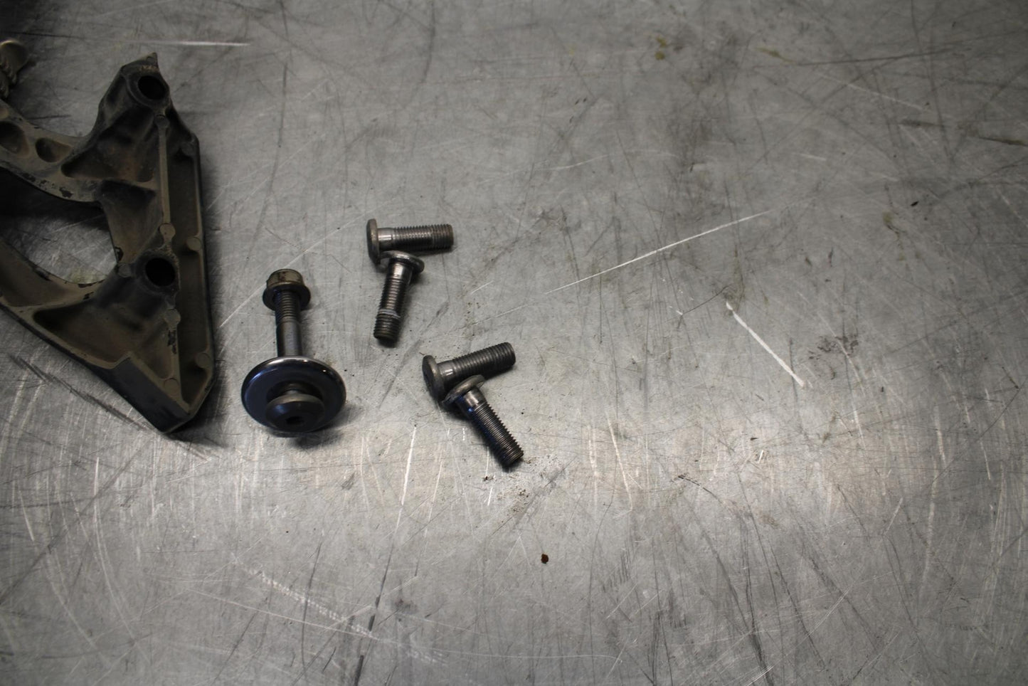 07-08 KAWASAKI CONCOURS 1400 ABS REAR BACK PASSENGER PEG SET PAIR BB449