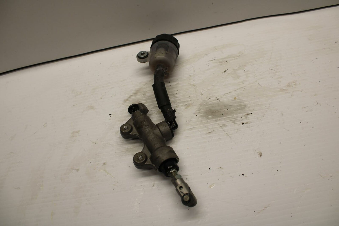 08-16 YAMAHA YZF R6 REAR BACK BRAKE MASTER CYLINDER W RESERVOIR BB247