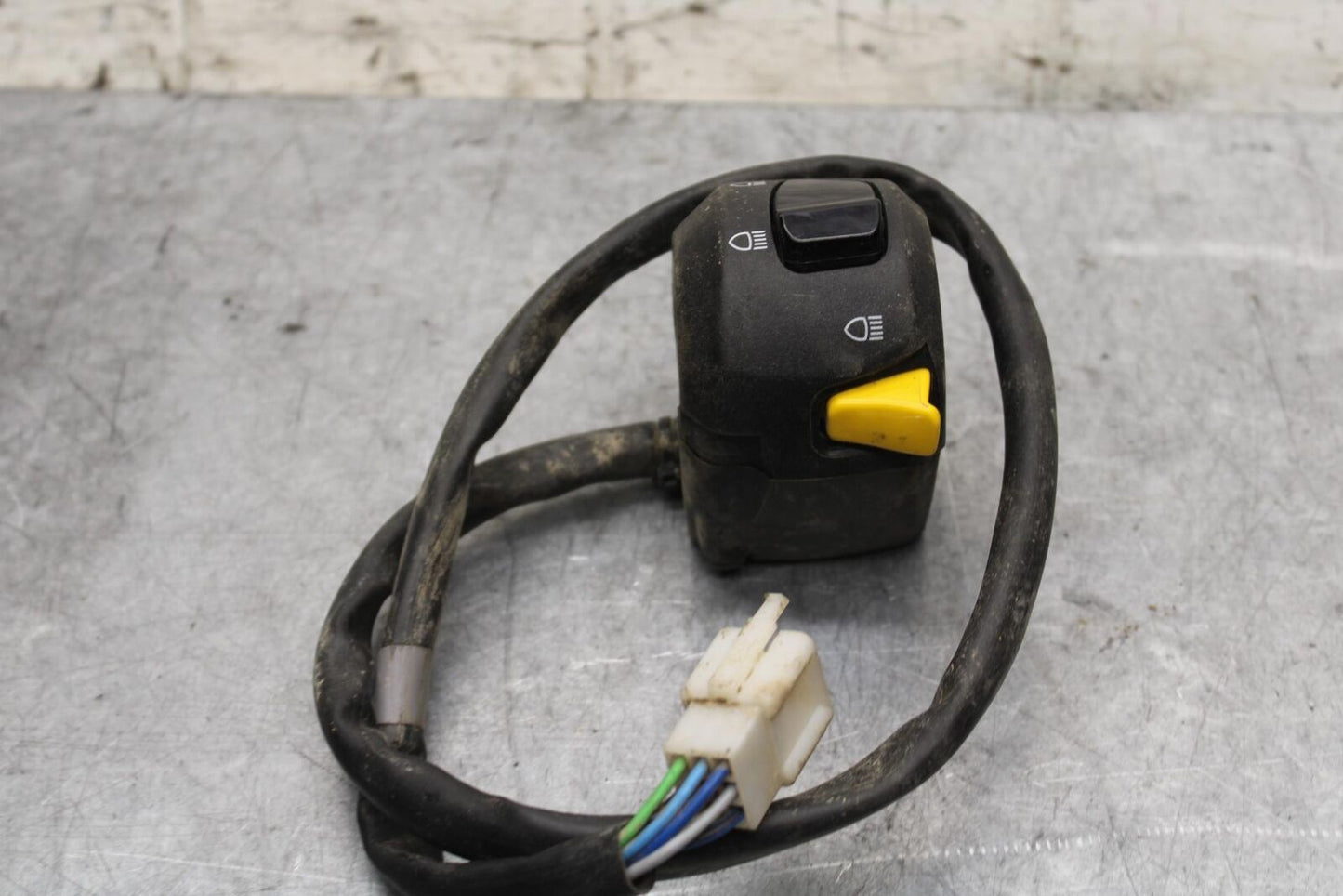 16-17 MOTO GUZZI V7 II LEFT CLIP ON HANDLE HORN SIGNALS SWITCH SWITCHES BB57