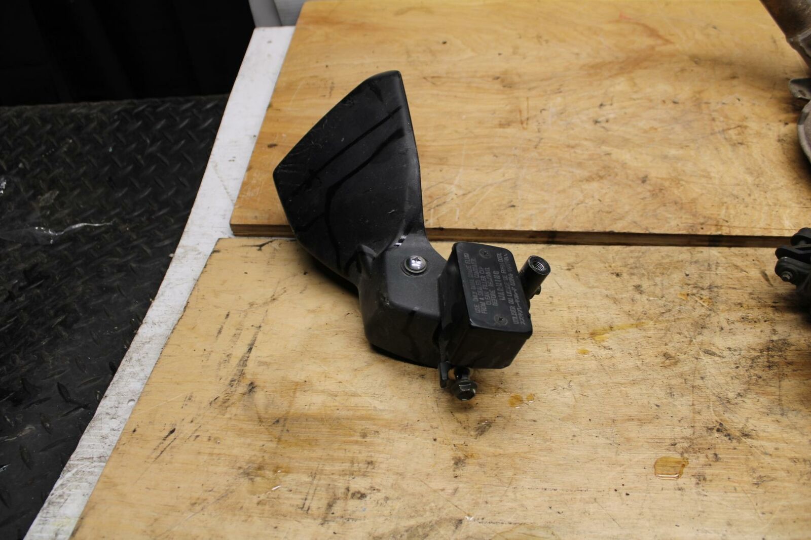 02-03 SUZUKI VSTROM 1000 FRONT BRAKE MASTER CYLINDER w/ LEVER BB331