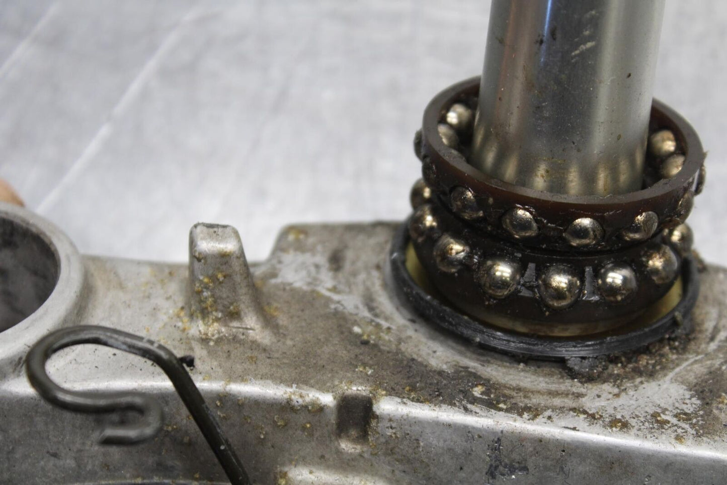 01-03 SUZUKI GSXR600 FRONT FORKS CLAMP LOWER TRIPLE TREE STEM 51410-39F00 BB639