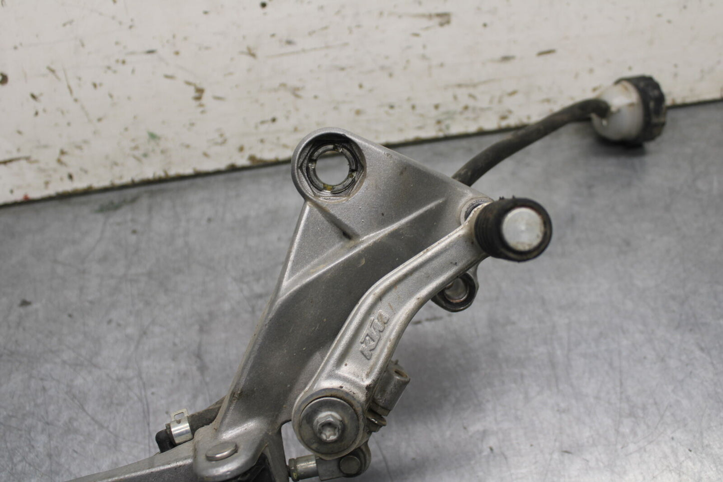 13-16 KTM 390 DUKE RIGHT REARSET REAR SET DRIVER FOOT PEG REST STOP BB748