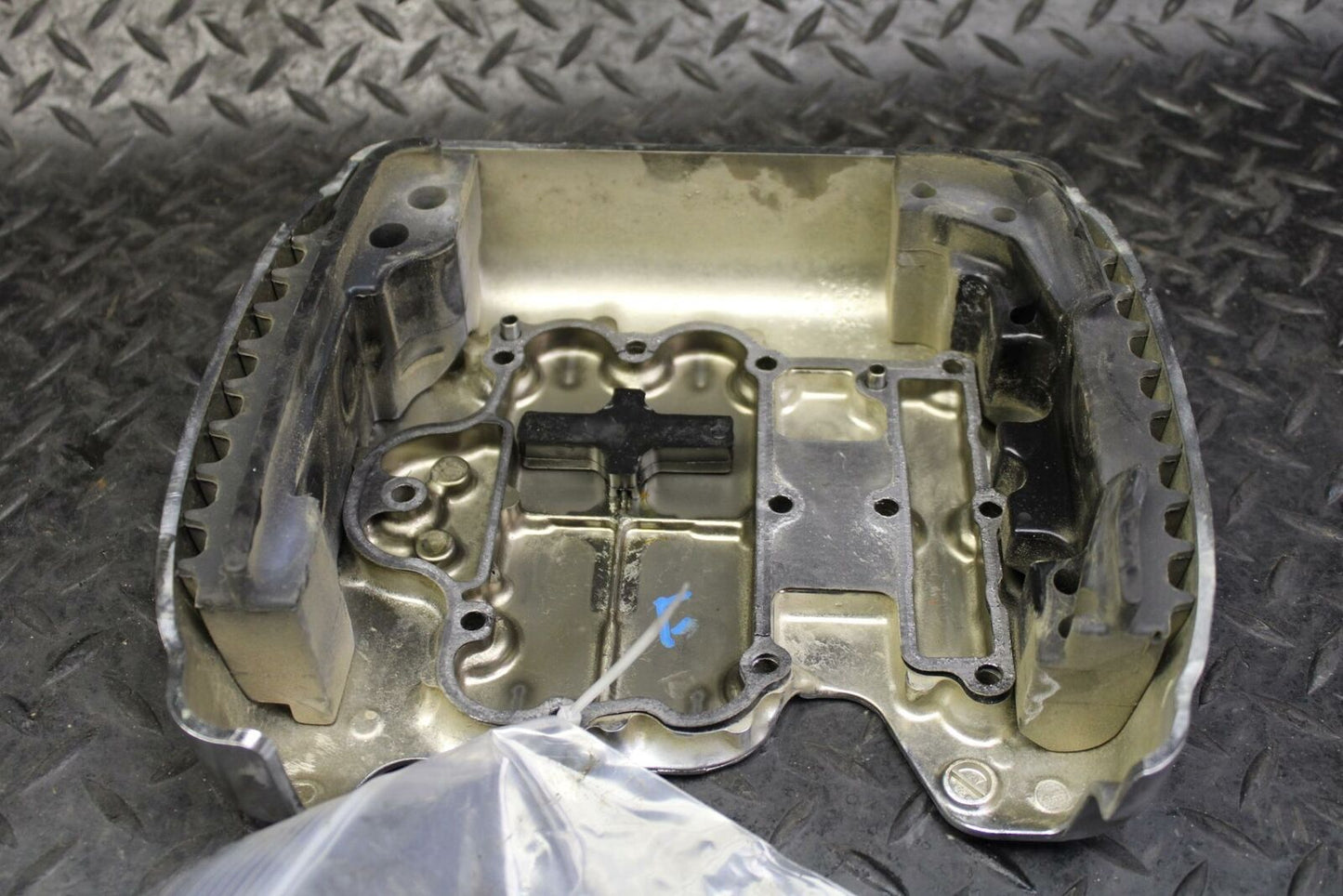 03-08 KAWASAKI VULCAN 1600 ENGINE TOP END CYLINDER HEAD COVER FRONT BB193