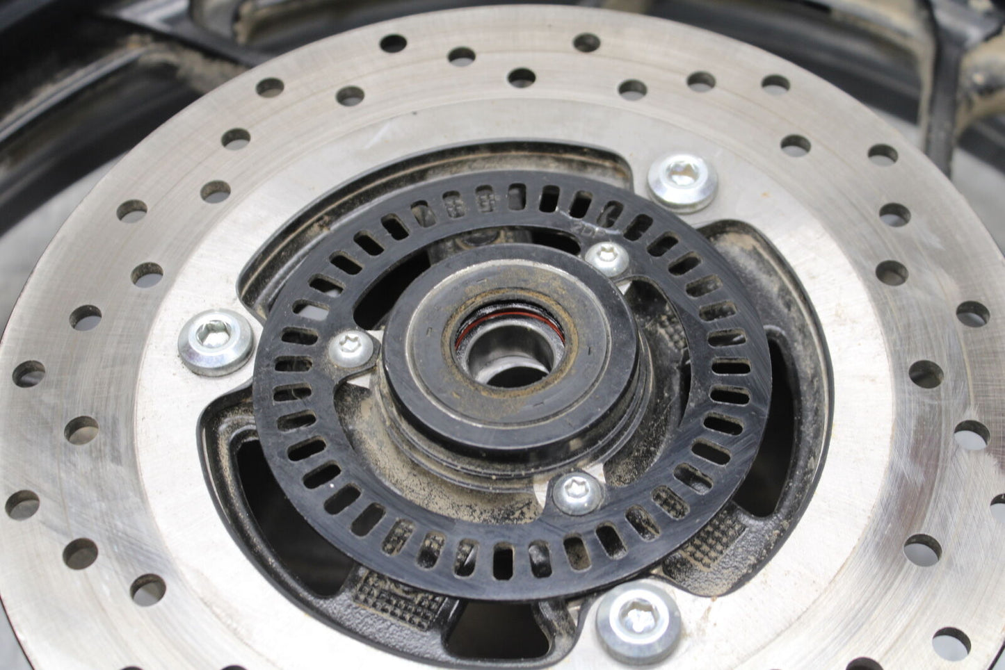 19-24 YAMAHA R3 REAR WHEEL BACK RIM BB736