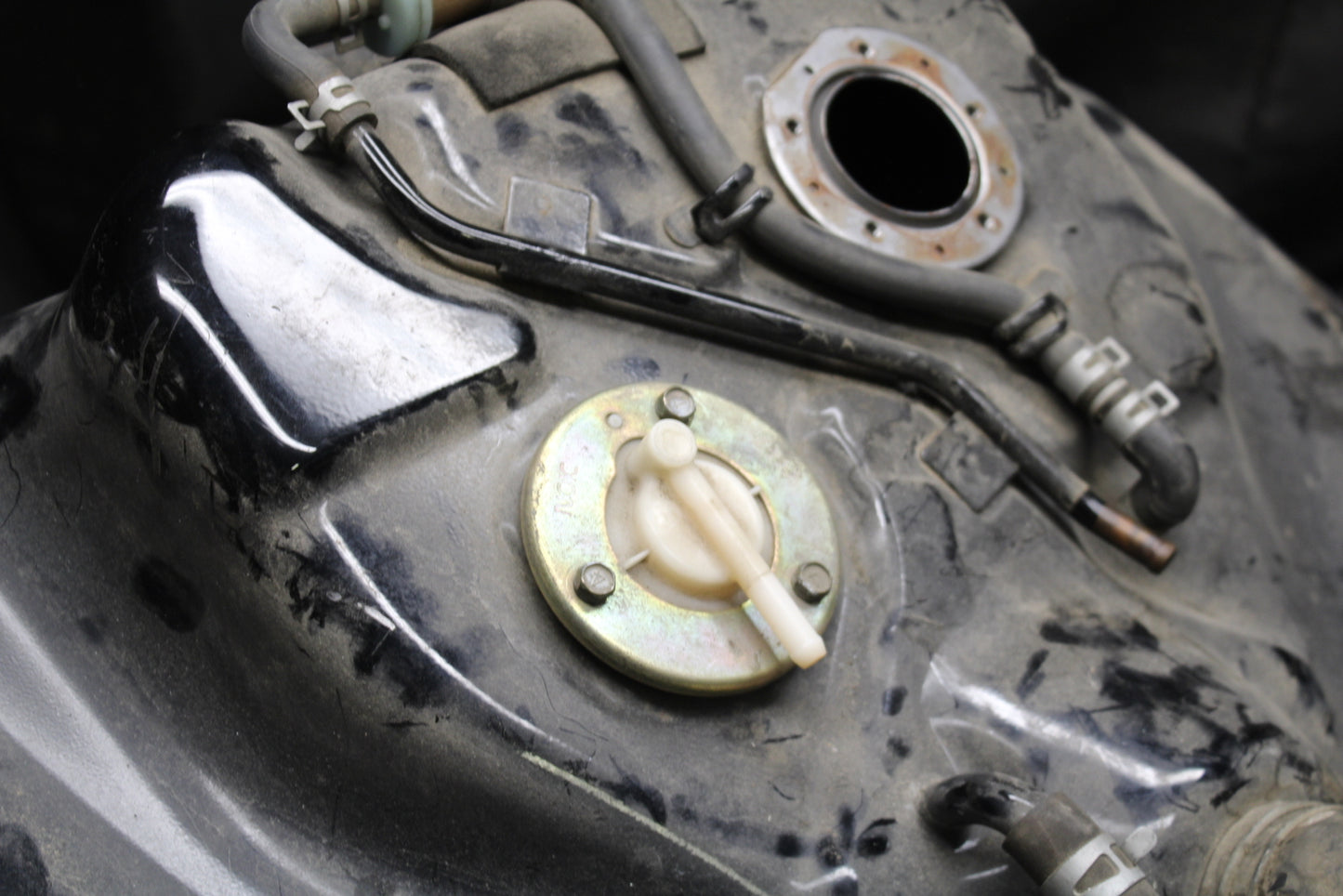 00 SUZUKI INTRUDER 1500 VL1500 GAS TANK FUEL PETROL RESERVOIR BB761