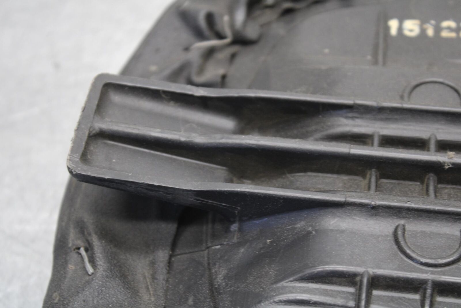 01-03 SUZUKI GSXR600 REAR BACK PASSENGER TANDEM SEAT PAD SADDLE PILLION BB633