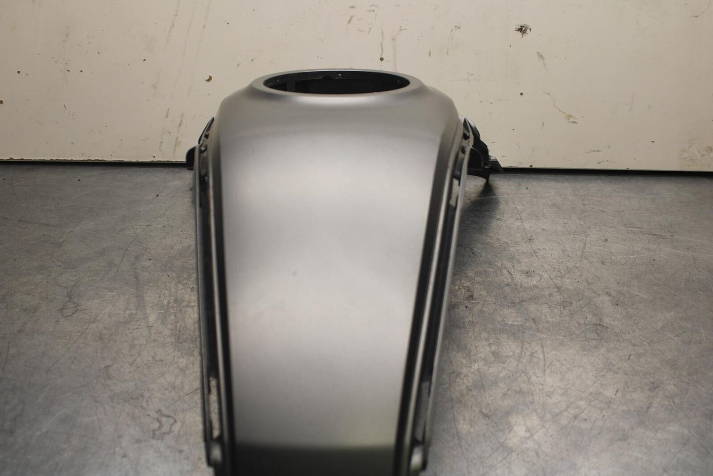 20-23 BMW F900R GAS TANK FUEL CELL COVER FAIRING COWL BB603