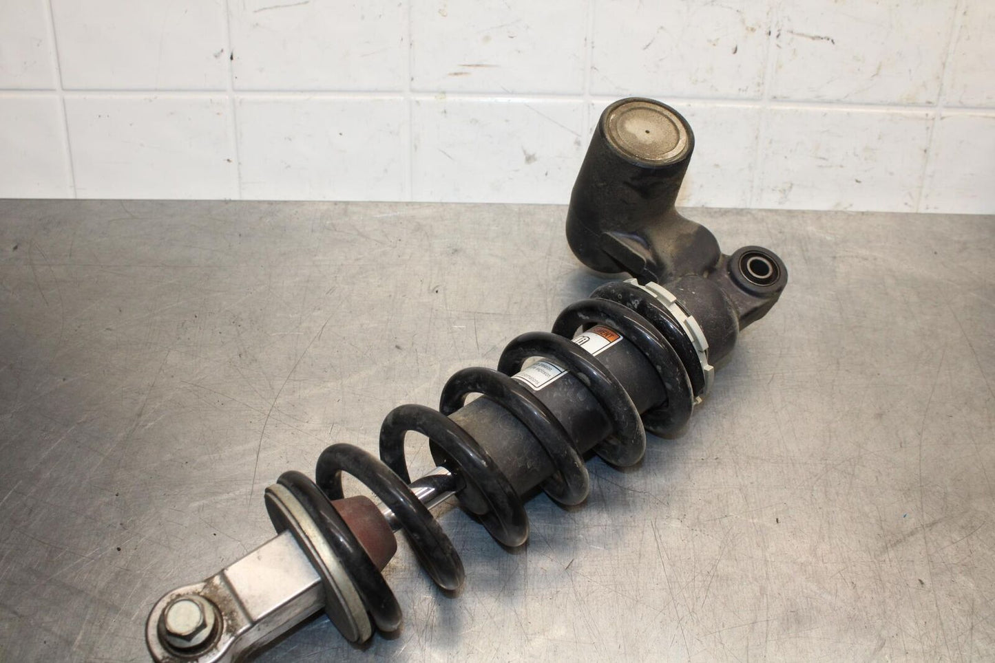 2015 Suzuki GSXR750 REAR SHOCK ABSORBER SUSPENSION 62100-15870-019 BB595