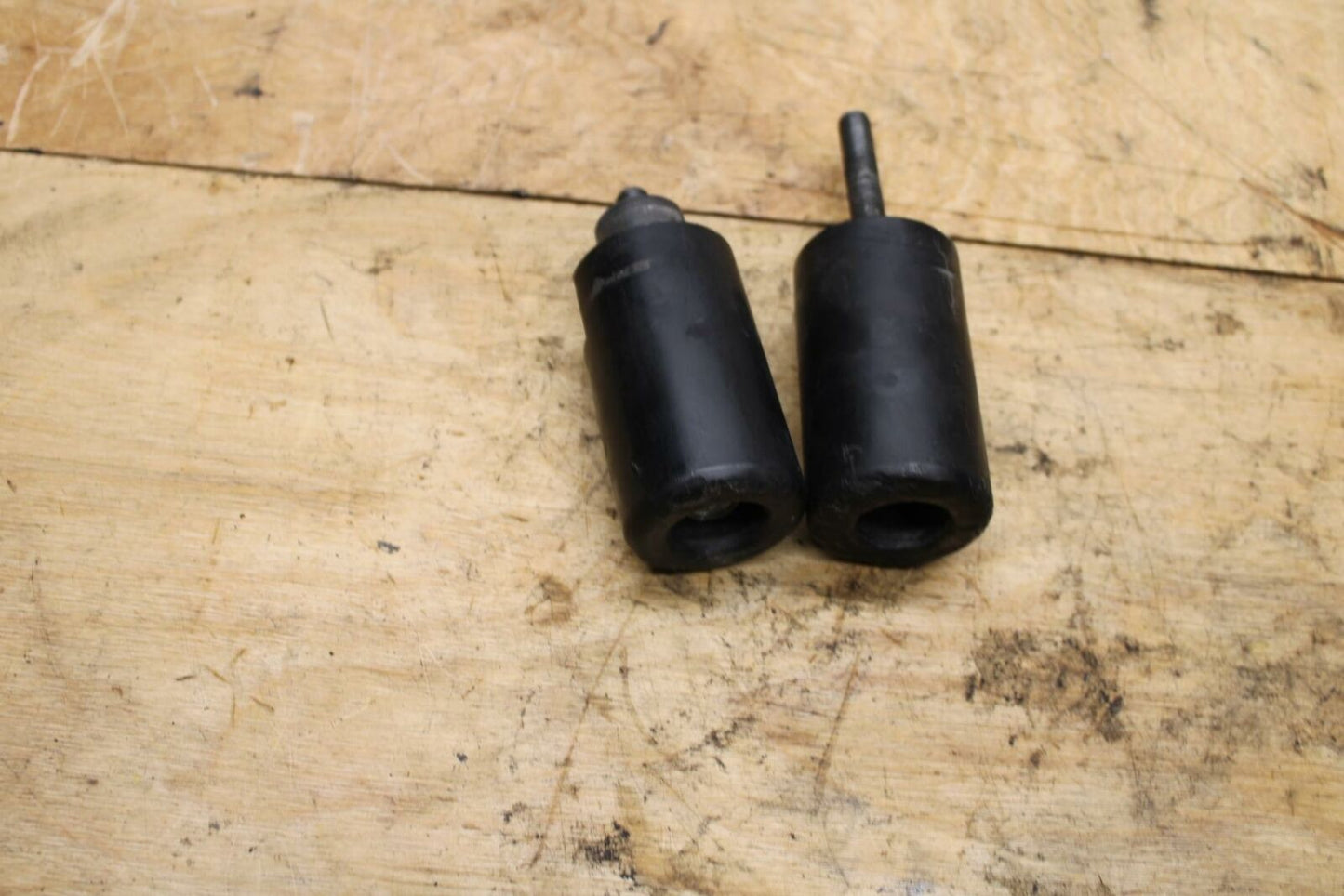 04-05 SUZUKI GSXR600 FRAME SLIDERS SET BB329