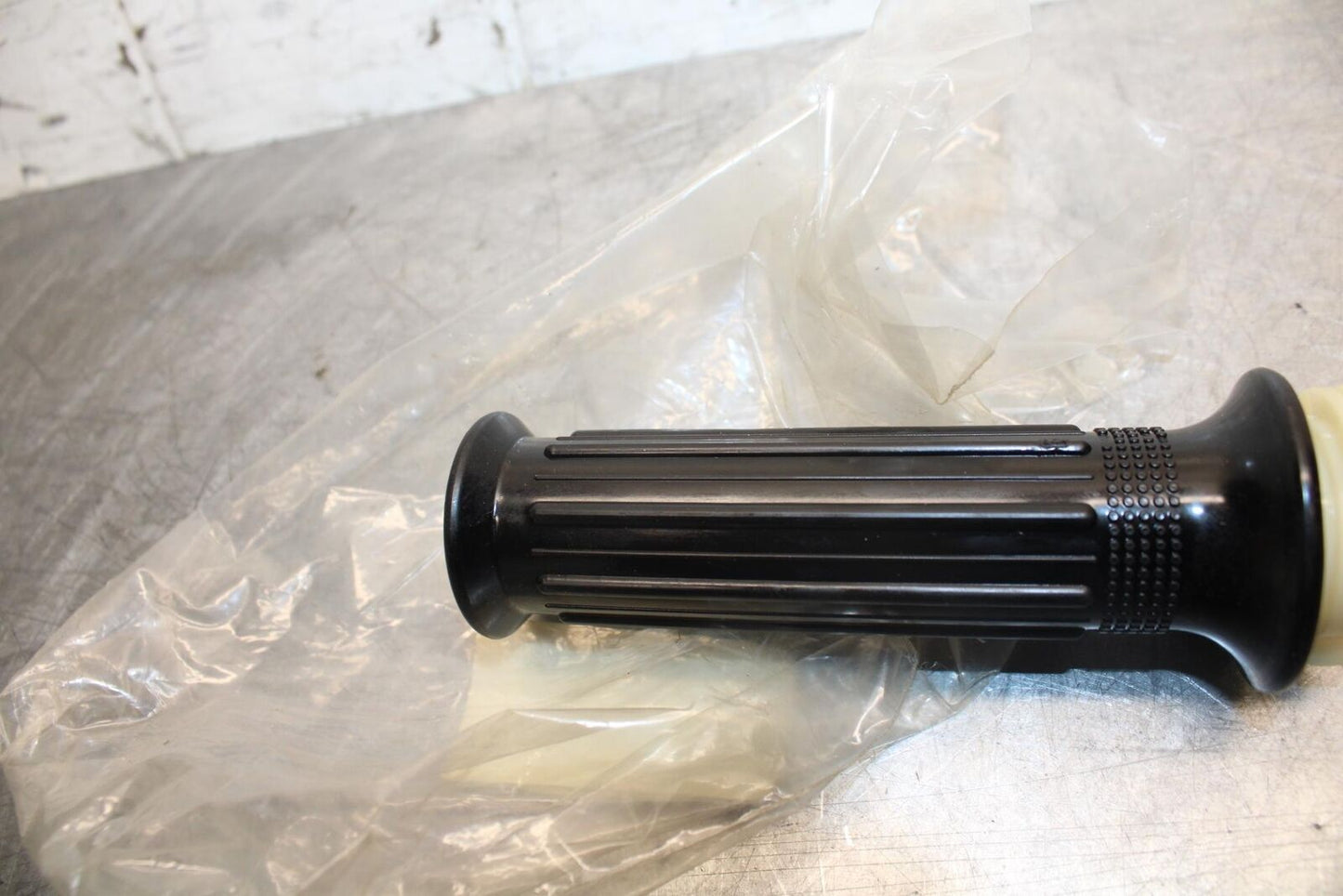1981 Suzuki F50 RIGHT THROTTLE GRIP 57110-27501 BB34
