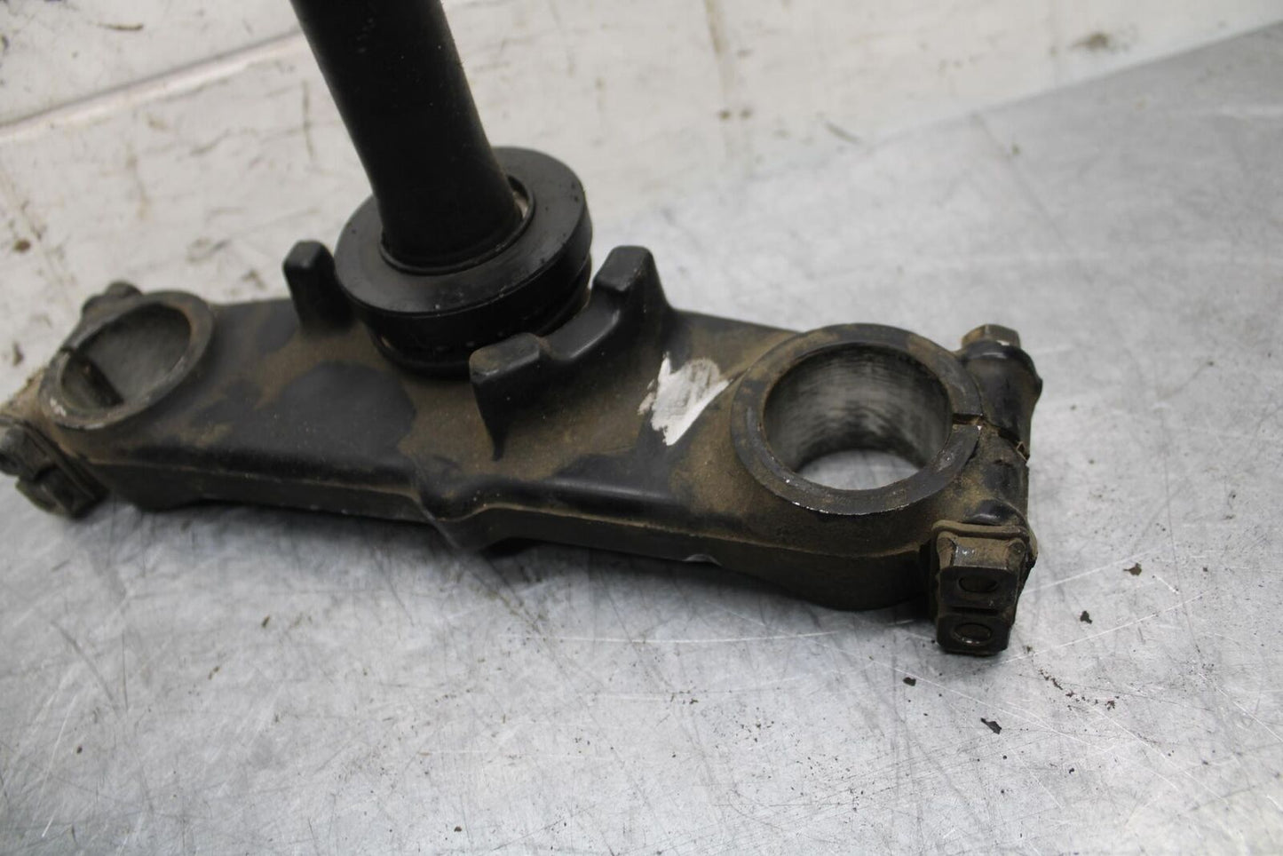 82-83 SUZUKI GS1100GL FRONT FORKS CLAMP LOWER TRIPLE TREE STEM BB30