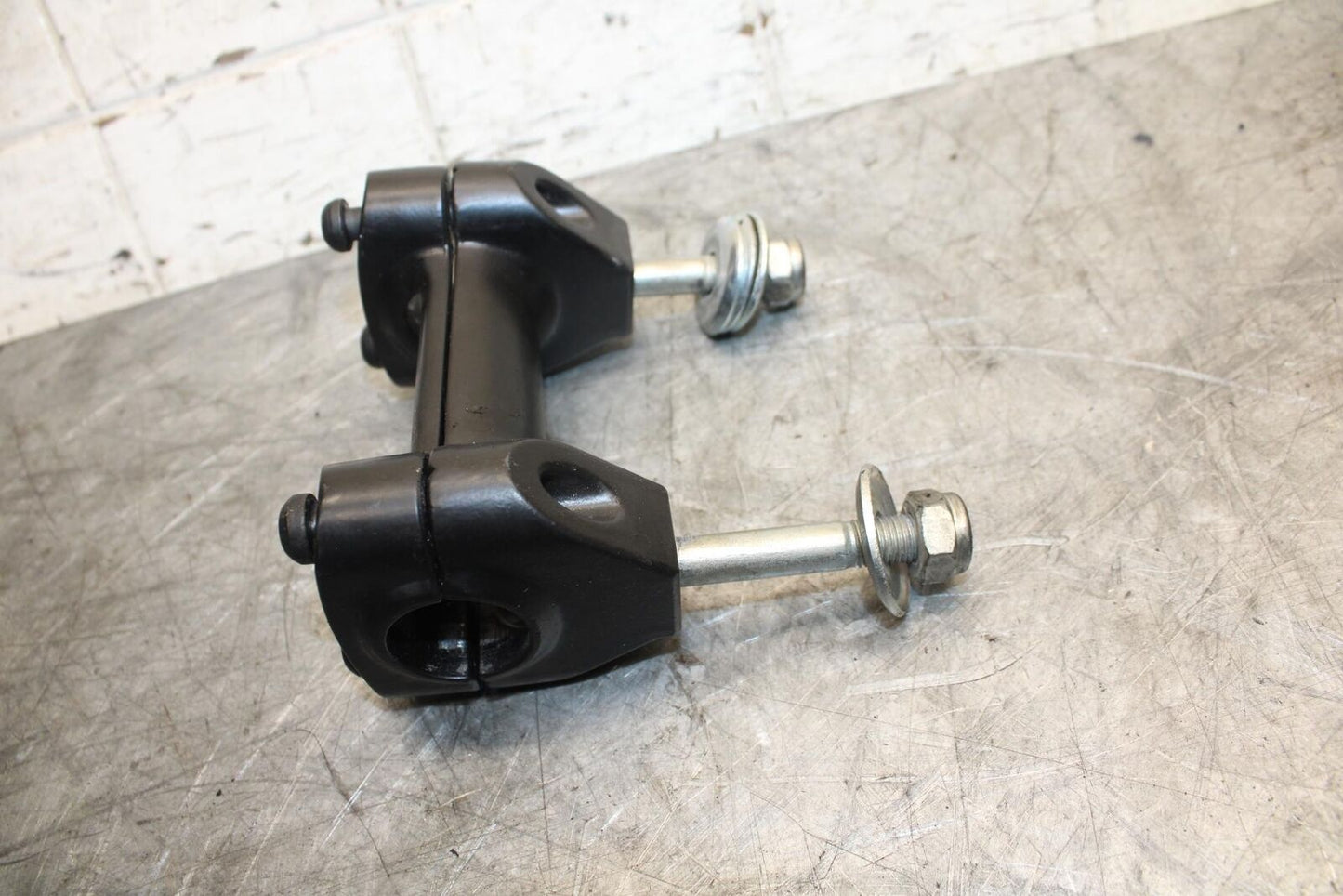 22-23 HUSQVARNA SVARTTPILEN 401 HANDLEBAR RISERS BB541