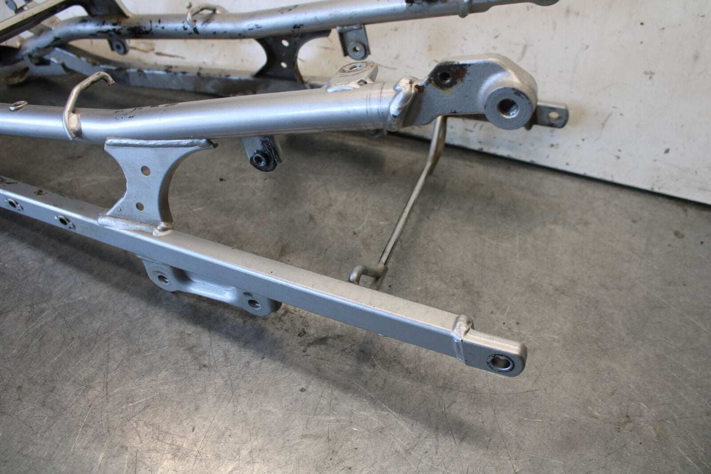 03-07 SUZUKI SV1000S REAR SUBFRAME BACK SUB FRAME BB657