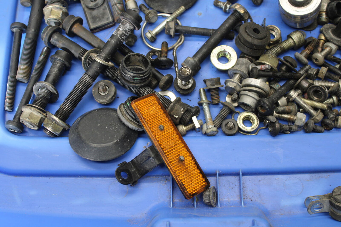 01-06 TRIUMPH TIGER 955I MOUNTING BOLTS HARDWARE MOTOR SCREWS BB693