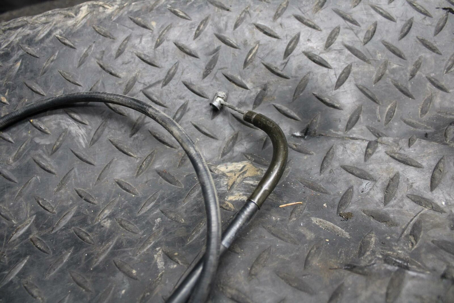 86 SUZUKI GS750ES CLUTCH CABLE LINE BB233