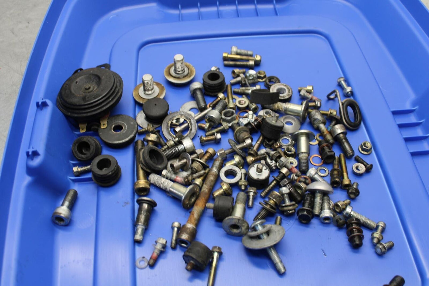 2005 Ducati Monster S2R MISCELLANEOUS BOLTS HARDWARE MOTOR SCREWS BB557