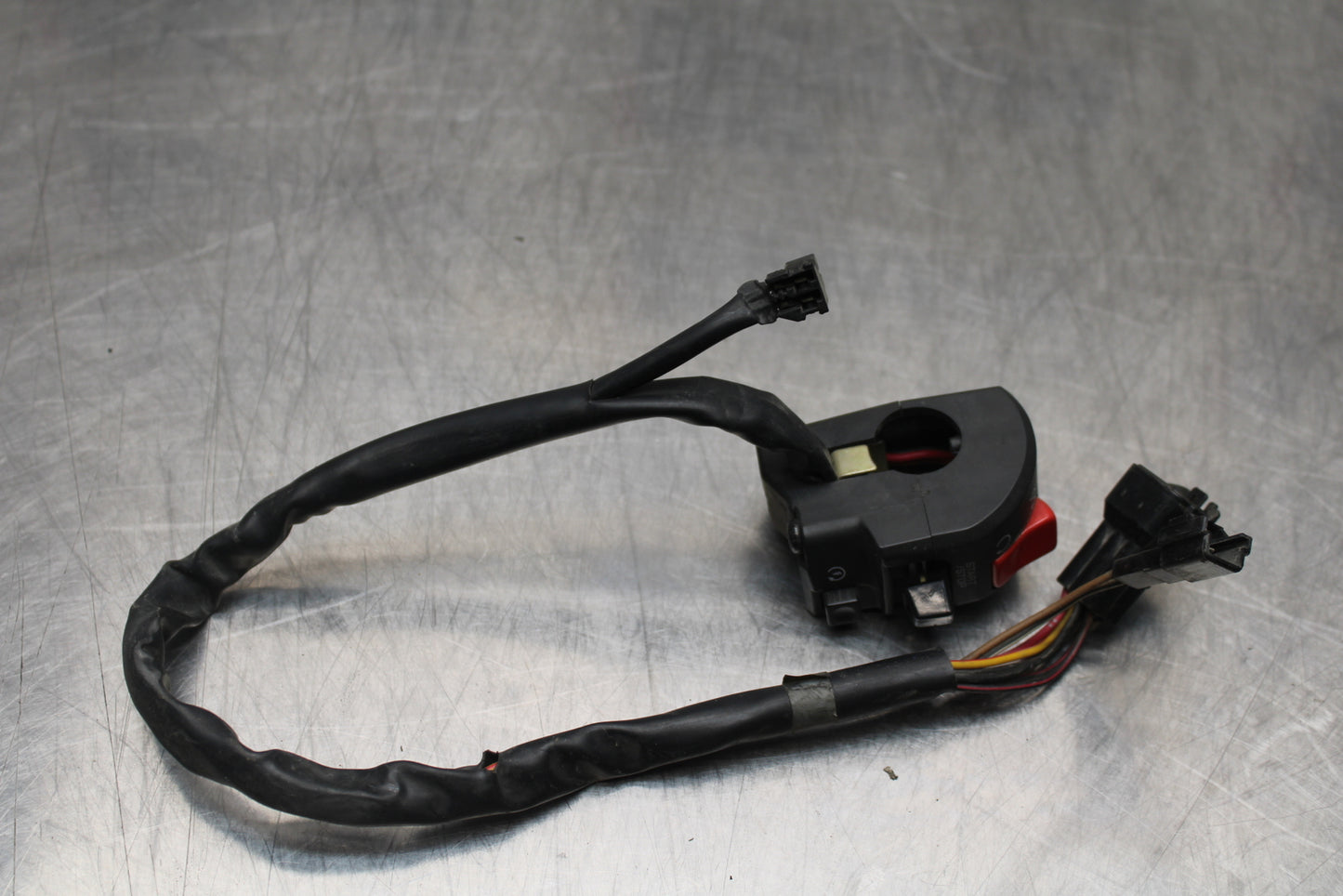 04-05 KAWASAKI NINJA ZX10R RIGHT CLIP ON HANDLE KILL OFF START SWITCHES BB163