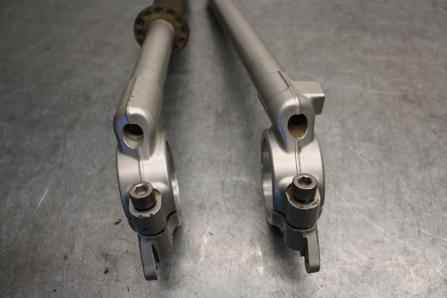09-11 TRIUMPH DAYTONA 675 LEFT RIGHT CLIP ON ONS HANDLEBARS PAIR SET BB652