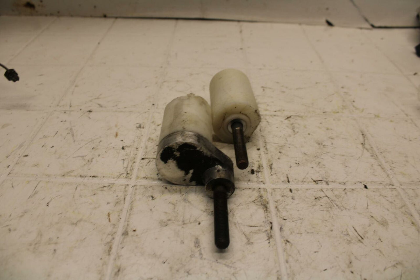 01-02 SUZUKI GSXR750 FRAME SLIDERS SET BB15