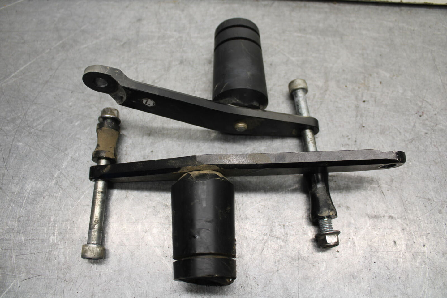 09-11 TRIUMPH DAYTONA 675 AFTERMARKET FRAME SLIDERS SET BB652