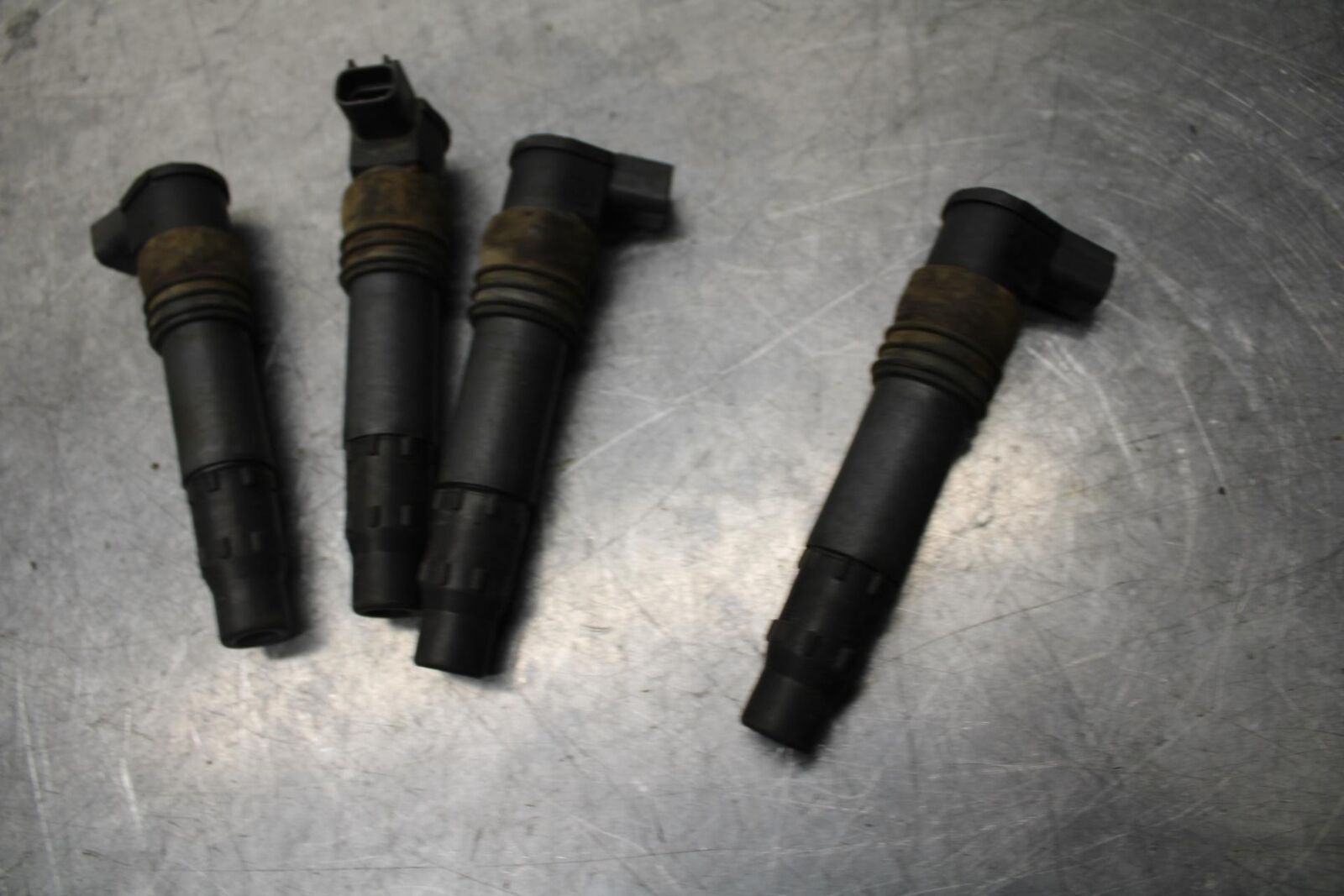 01 SUZUKI GSXR1000 IGNITION  COIL SPARK PLUG CAPS 33410-35F00 33410-35F10 BB100