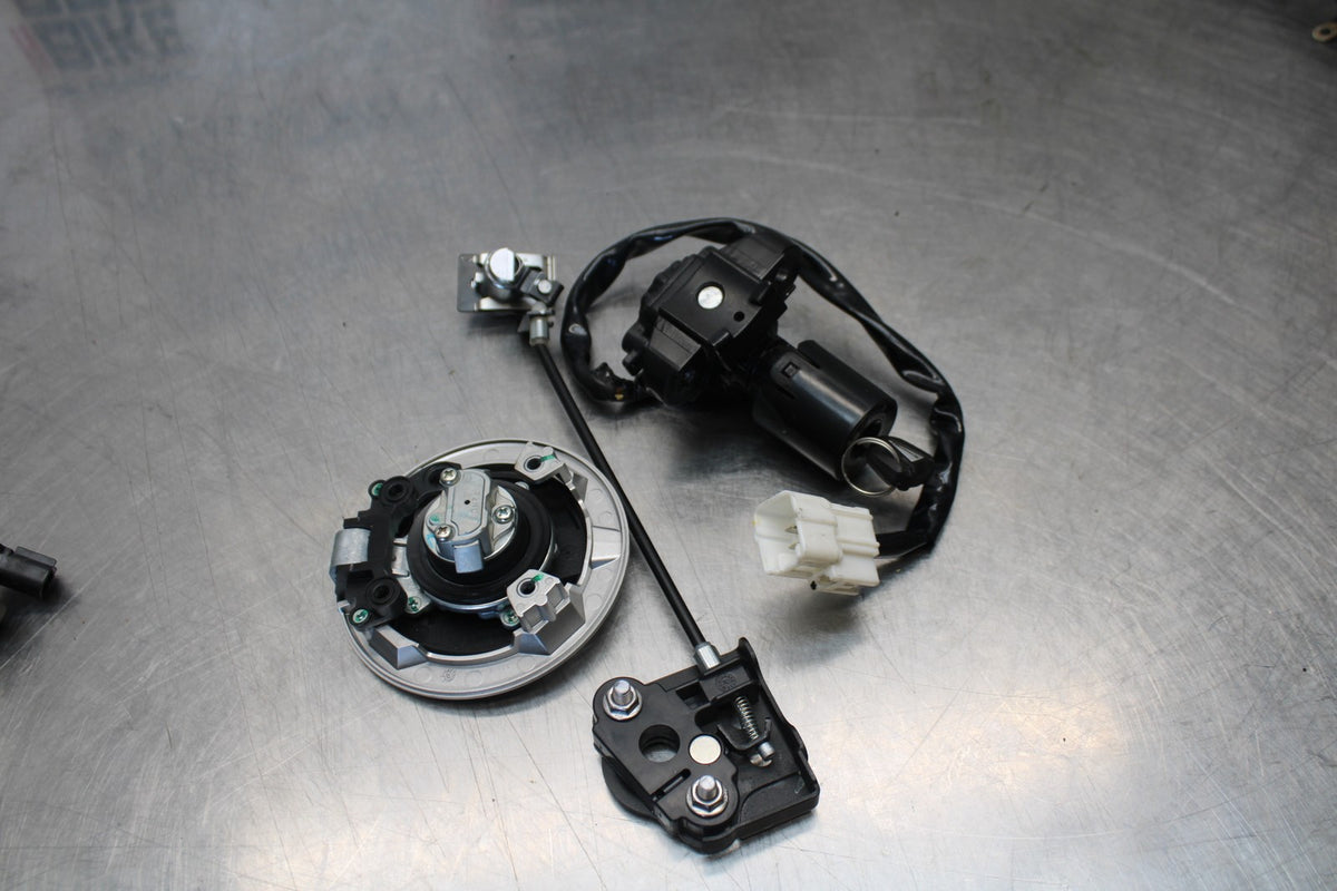 18-23 KAWASAKI NINJA 400 EX400 ABS IGNITION LOCK KEY SET GAS CAP AND SEAT BB192