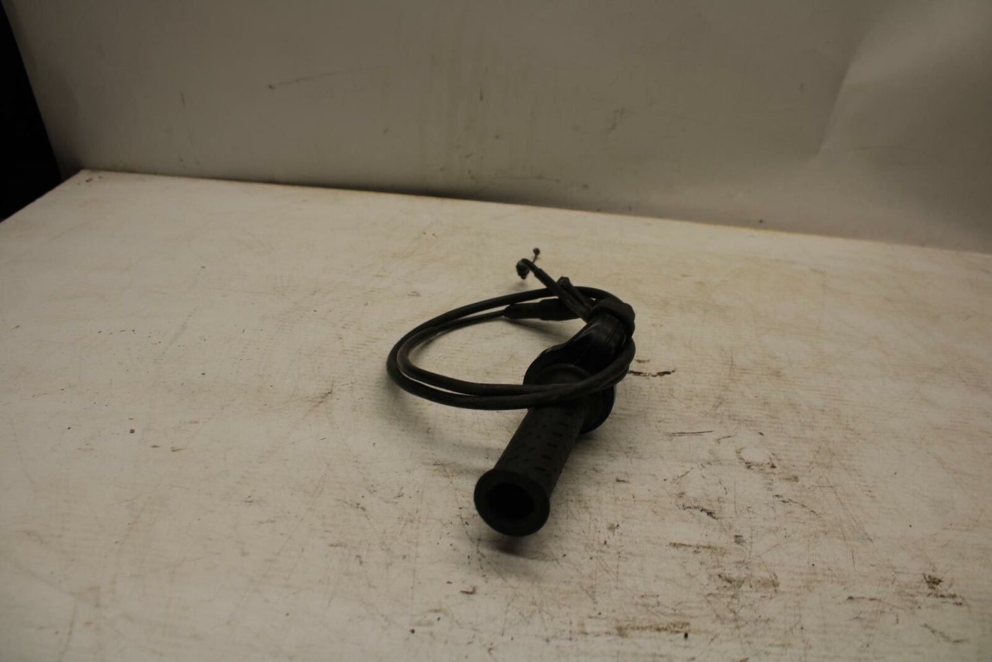 07-16 TRIUMPH STREET TRIPLE THROTTLE CABLES LINES BB361