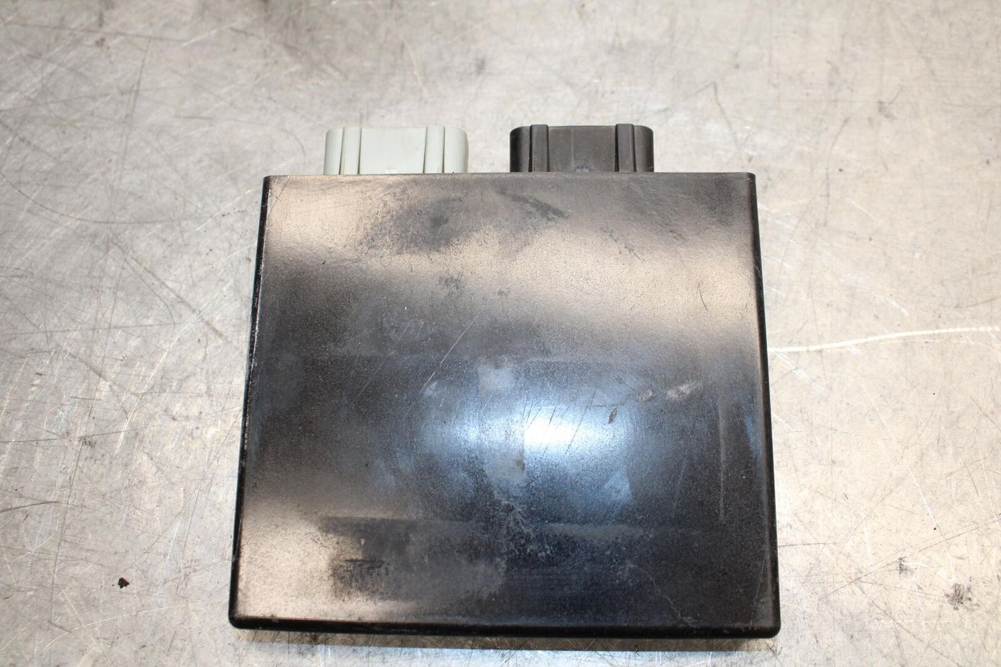 17 KAWASAKI Z900 ZR900 ECU COMPUTER CONTROLLER UNIT BLACK BOX ECM CDI BB549