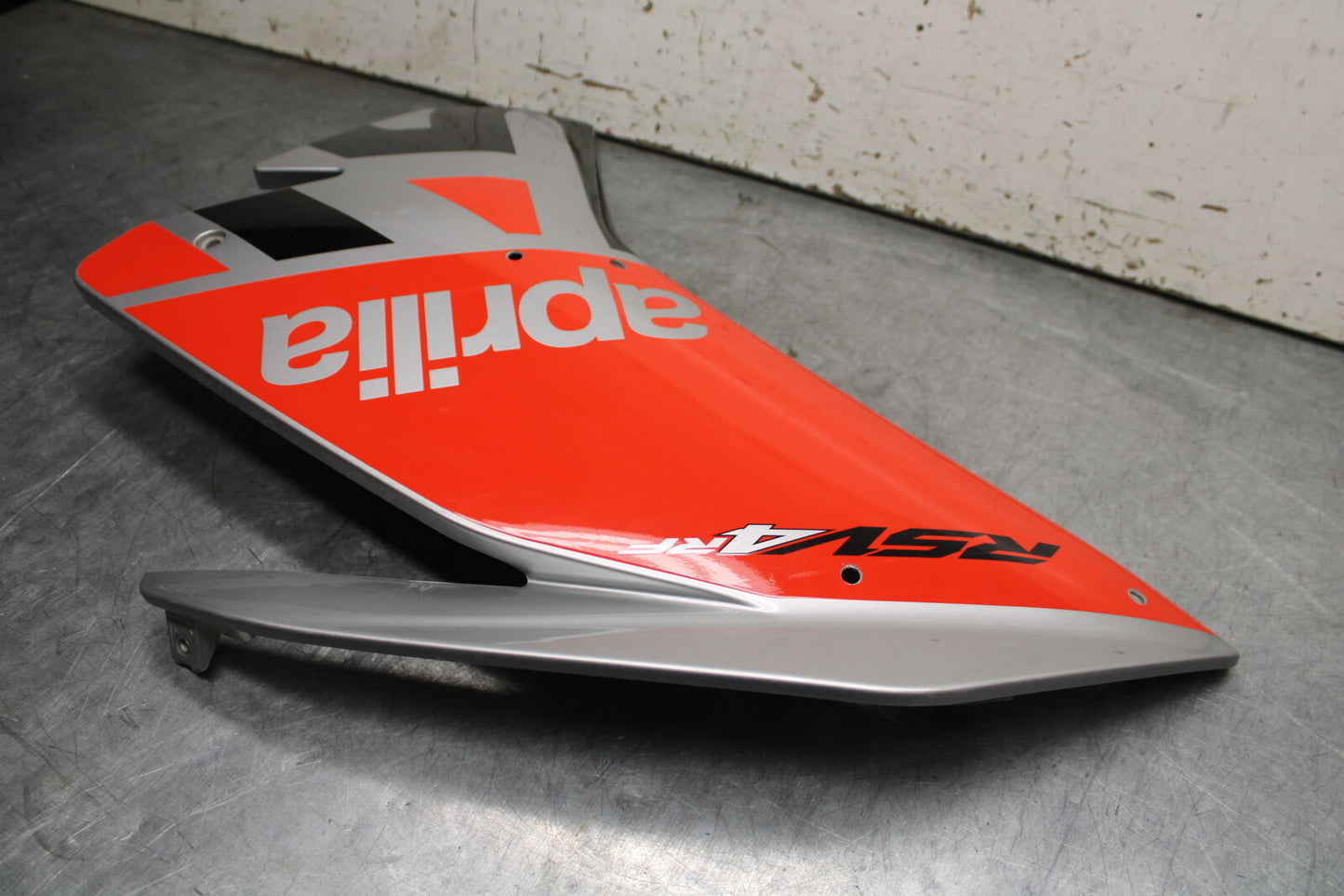 15-19 APRILIA RSV4 RF LEFT MID UPPER SIDE FAIRING COWL PLASTIC BB611