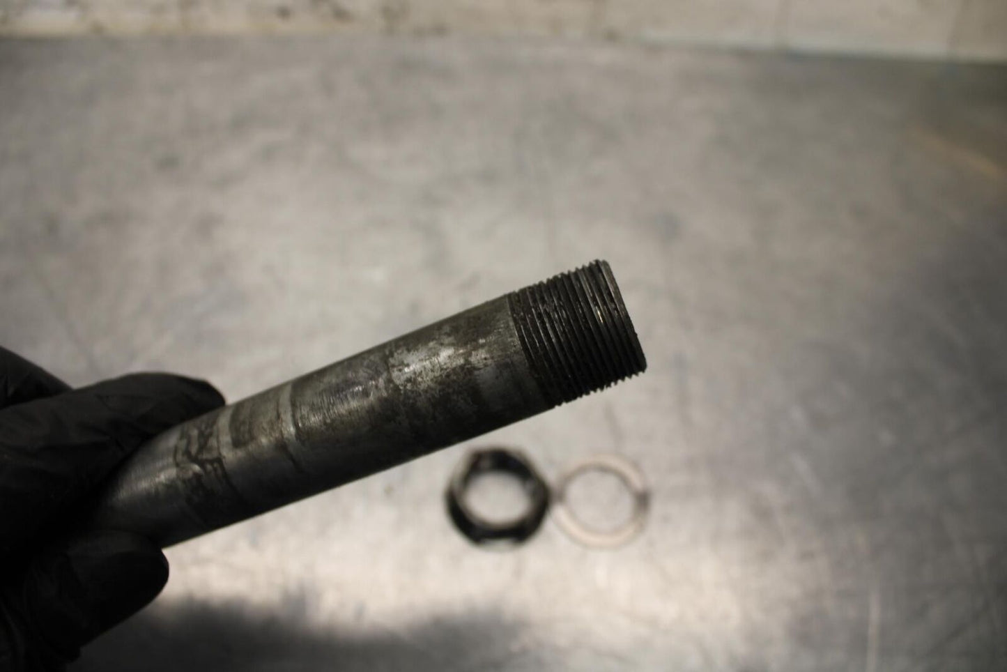 2008 Aprilia Shiver 750 SL750 REAR AXLE BACK WHEEL RIM PIVOT BOLT AXEL BB551
