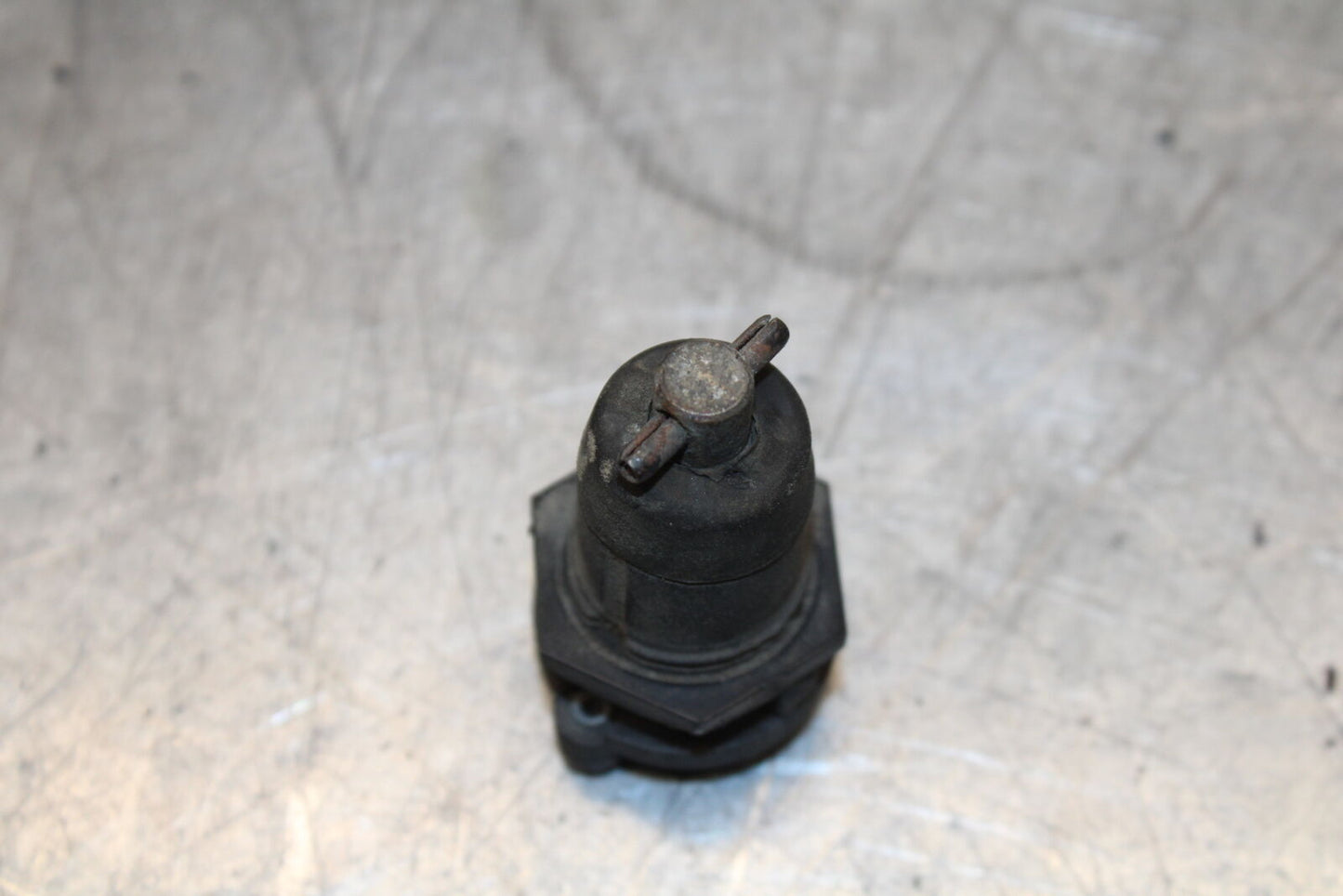 99-00 YAMAHA V STAR 1100 IGNITION LOCK W KEY BB711