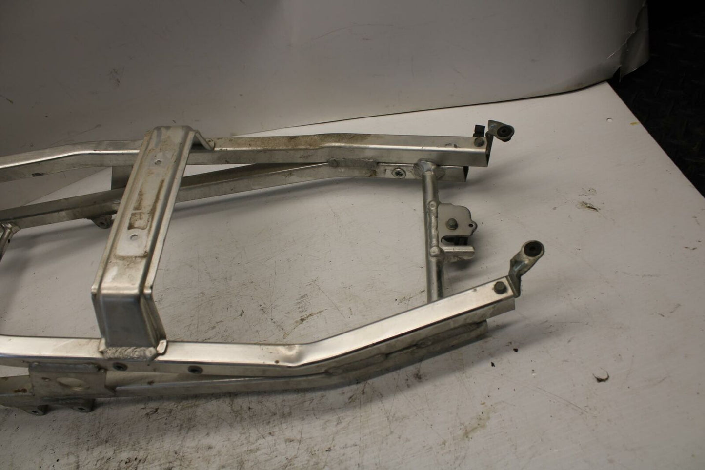 00-01 HONDA CBR929RR REAR SUBFRAME BACK SUB FRAME BB265