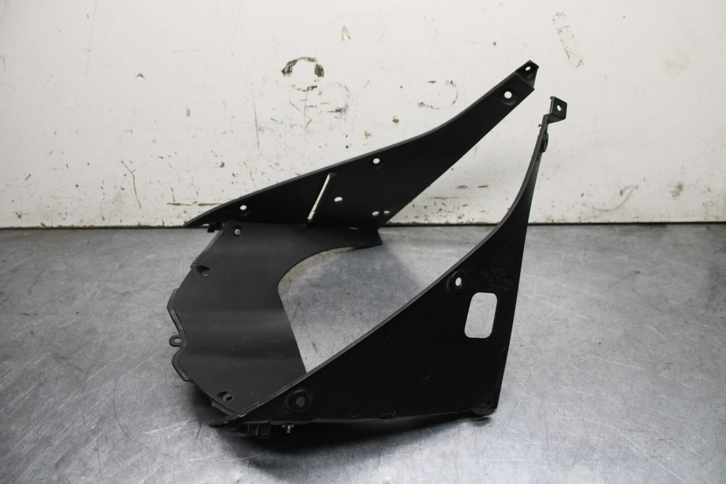 15-19 APRILIA RSV4 RF LOWER FRONT UPPER INNER HEADLIGHT COWL FAIRING BB611