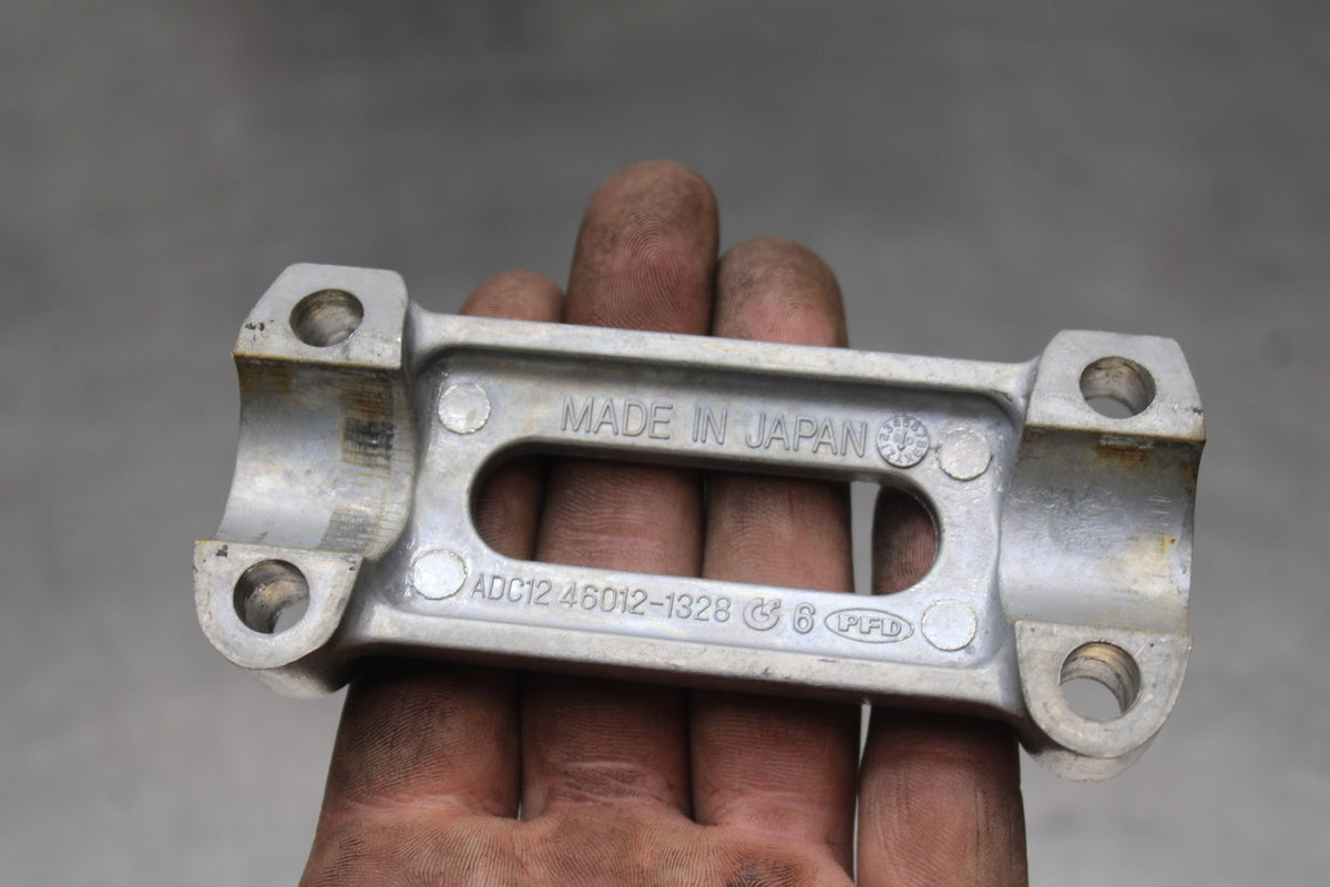 07 KAWASAKI NINJA 650 EX650 HANDLEBAR RISER TOP CLAMP BB844