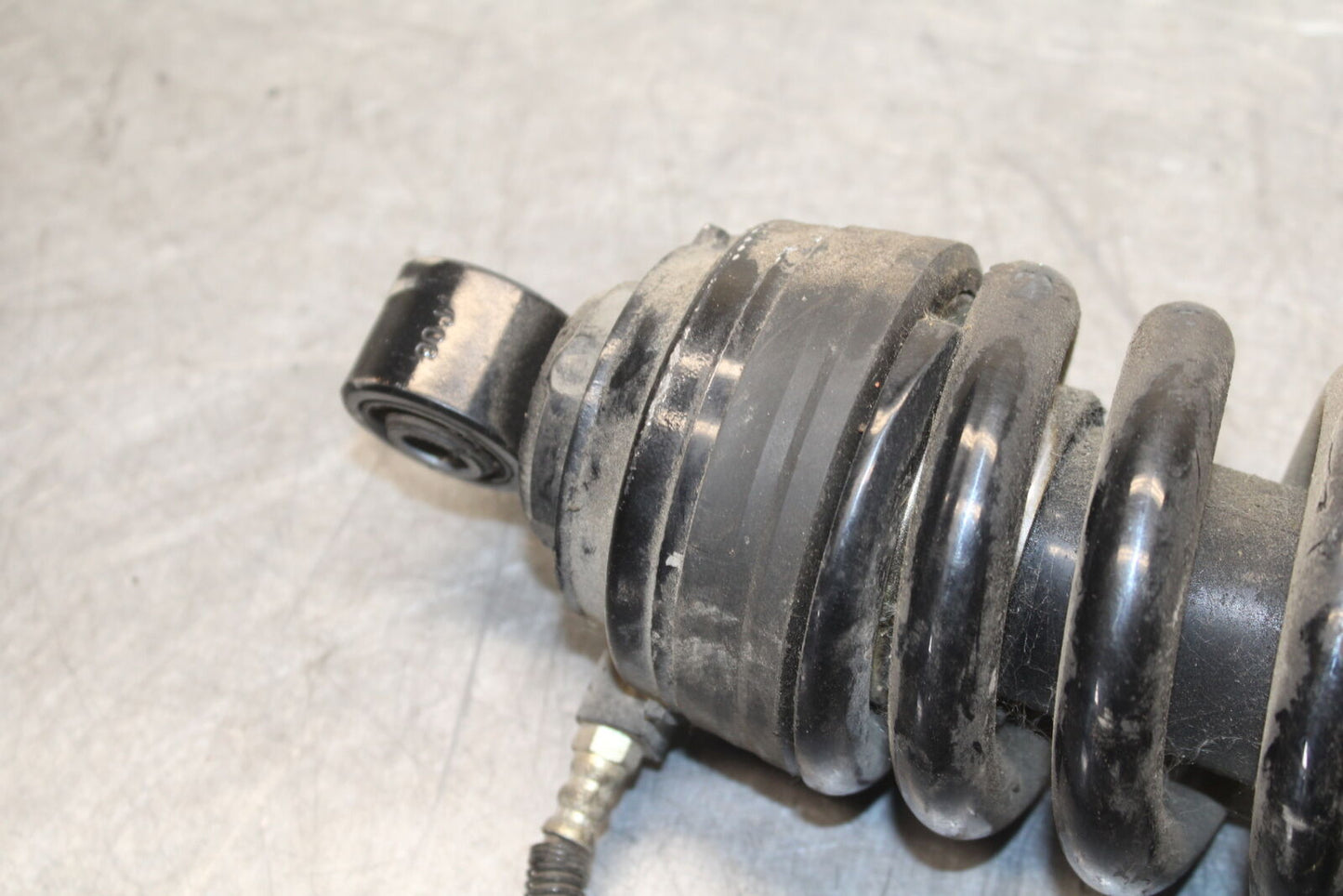 01-06 TRIUMPH TIGER 955I REAR BACK SHOCK ABSORBER SUSPENSION BB693