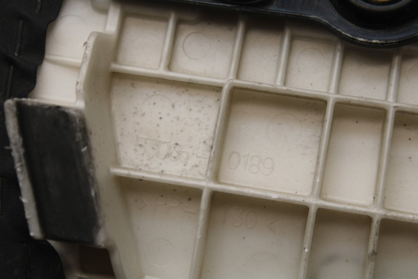 08 KAWASAKI NINJA ZX10R REAR BACK PASSENGER TANDEM SEAT PAD SADDLE PILLION BB201