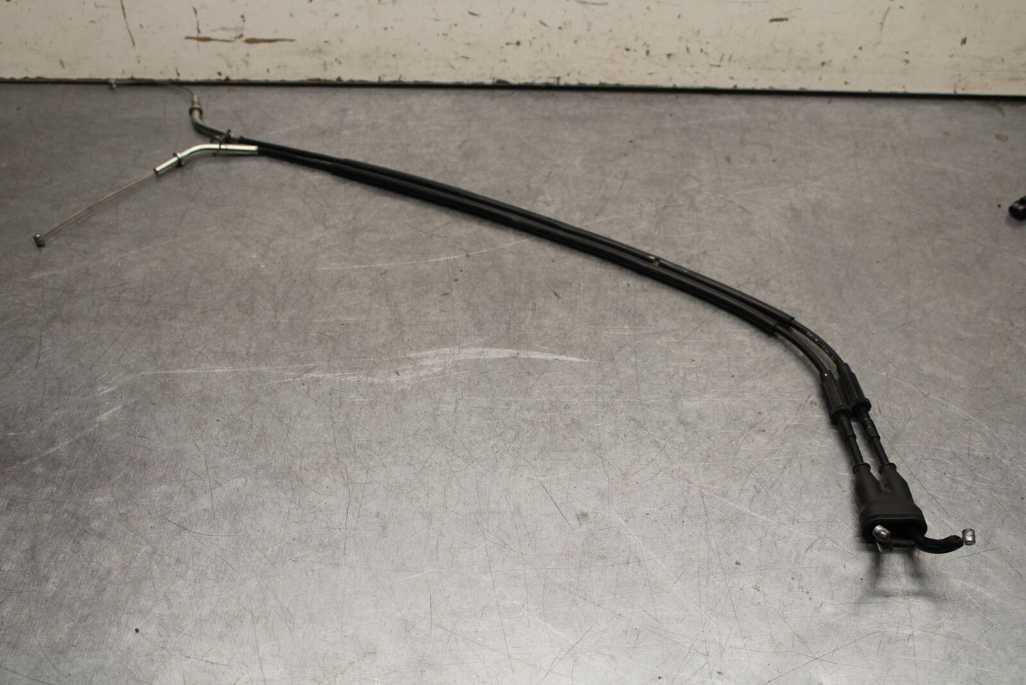 16 KAWASAKI NINJA ZX10R THROTTLE CABLES LINES 54012-0631 BB650