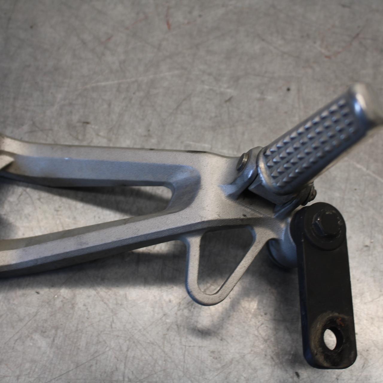 01-06 HONDA CBR600F4I REAR FOOT RESTS PEGS STEPS SET PAIR BB644
