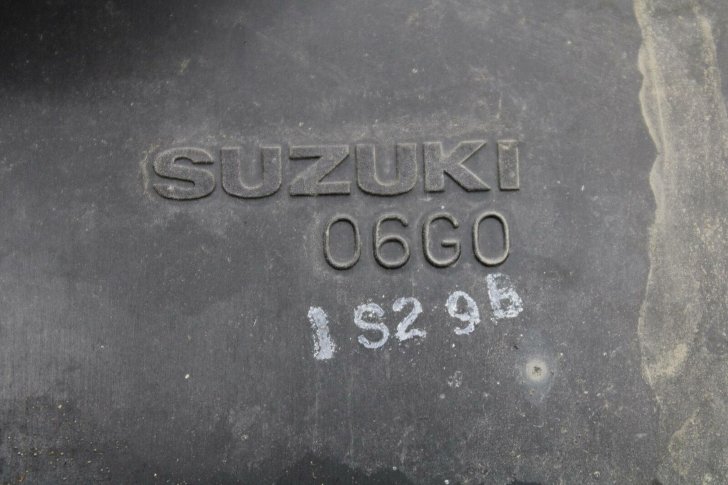 02-03 SUZUKI VSTROM 1000 AIR CLEANER FILTER BOX AIRBOX BB331