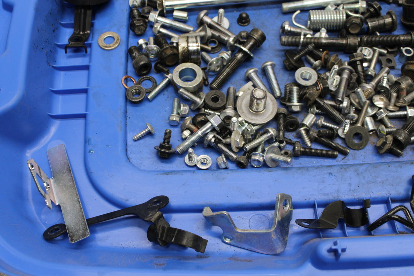 19-24 YAMAHA R3 MOUNTING BOLTS HARDWARE MOTOR SCREWS BB736