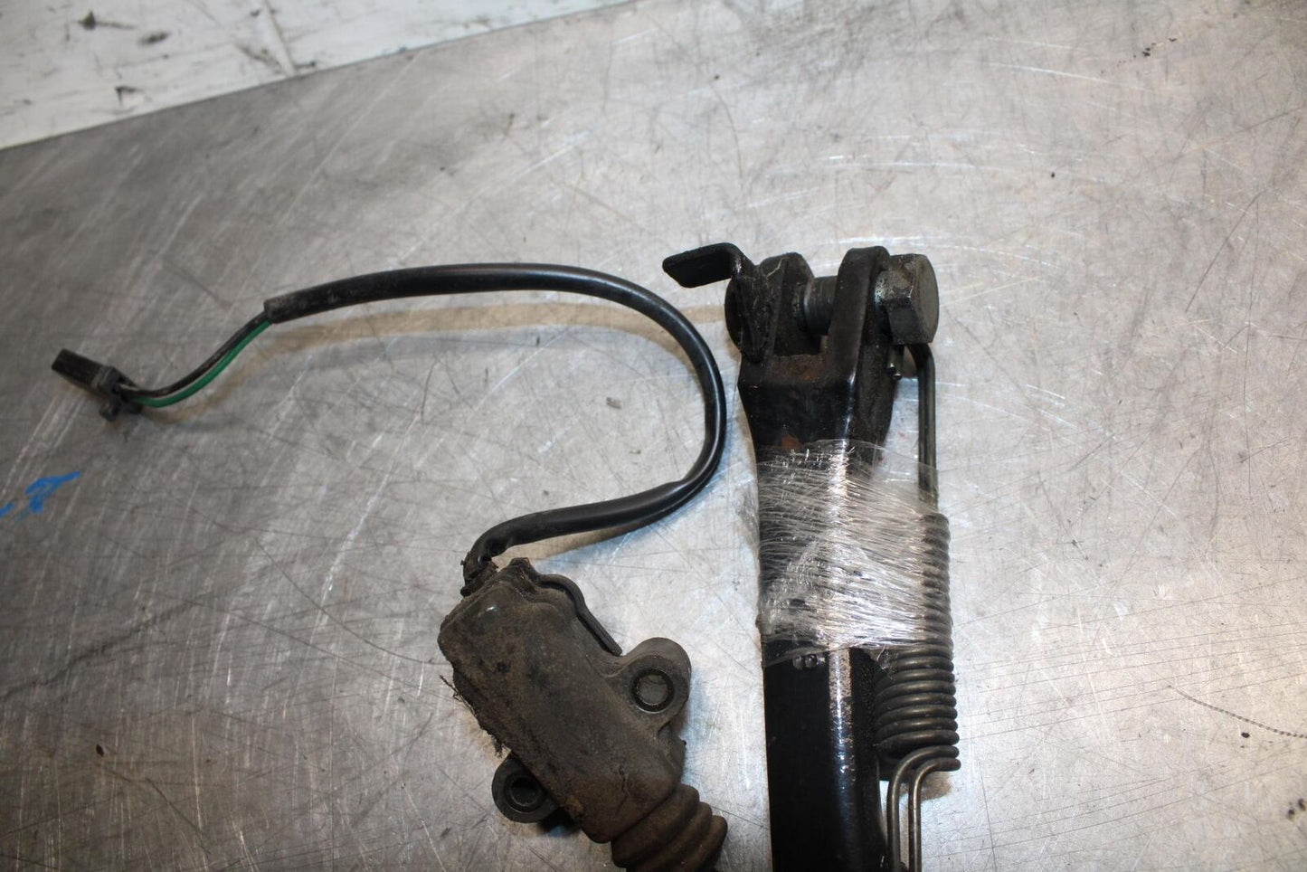 1996 Kawasaki Ninja 600R ZX600C KICKSTAND SIDE KICK STAND BB35