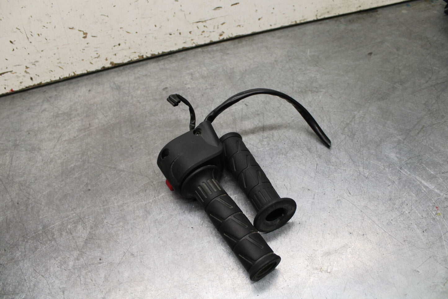 24 KAWASAKI NINJA 500 ABS RIGHT CLIP ON HANDLE KILL OFF START SWITCH BB730